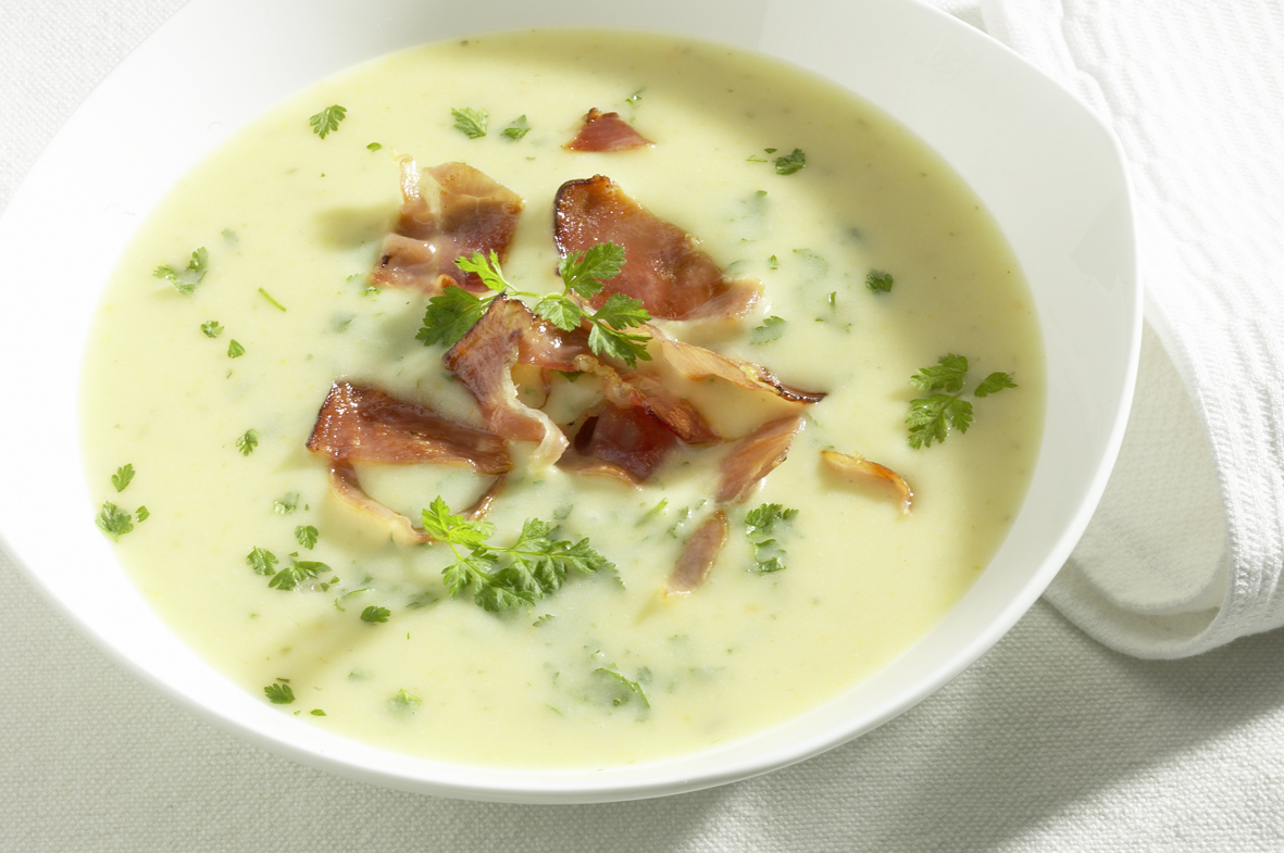 Kartoffelsuppe mit Kerbel und Schwarzwälder Schinken-Krusteln – Dolls Küche
